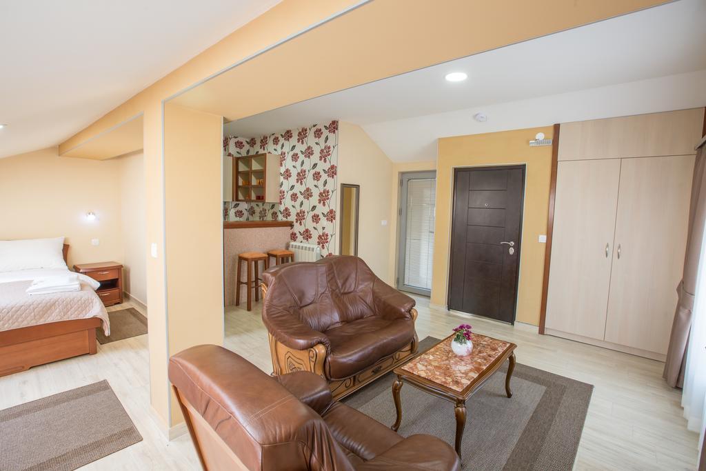 Apartmani Mg Niksic Exterior photo